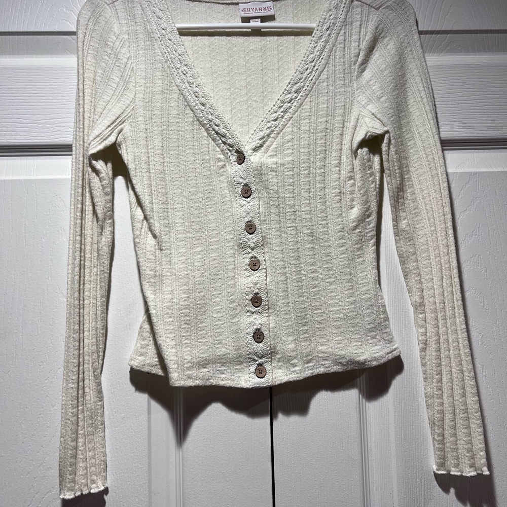 Shyanne Cream V-Neck Sweater